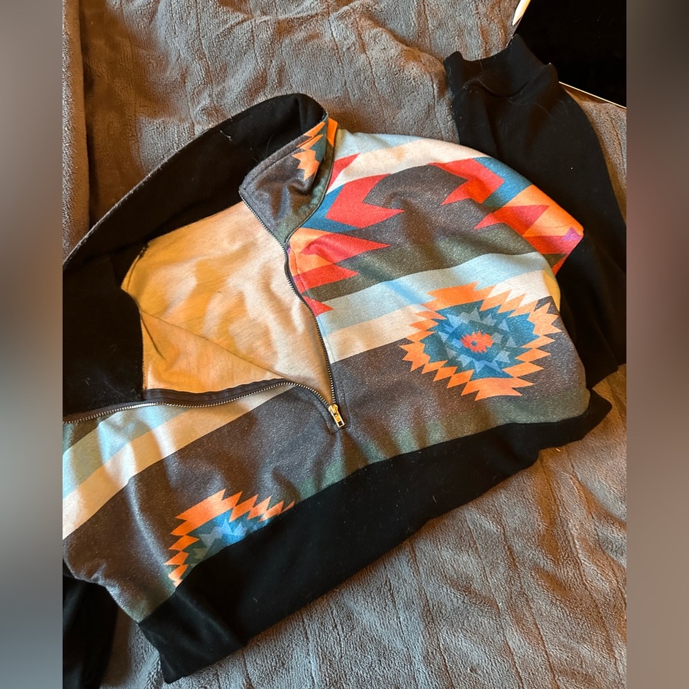 Aztec pullover size small - Picture 2 of 2